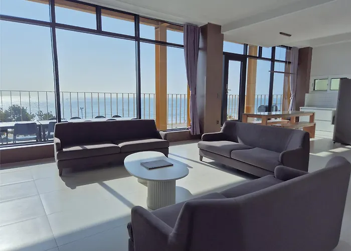 펜톤나인 테라스 송정1호점 Holiday home *